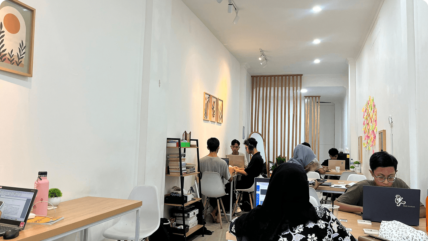 Bright & Cozy Co-Working Spot